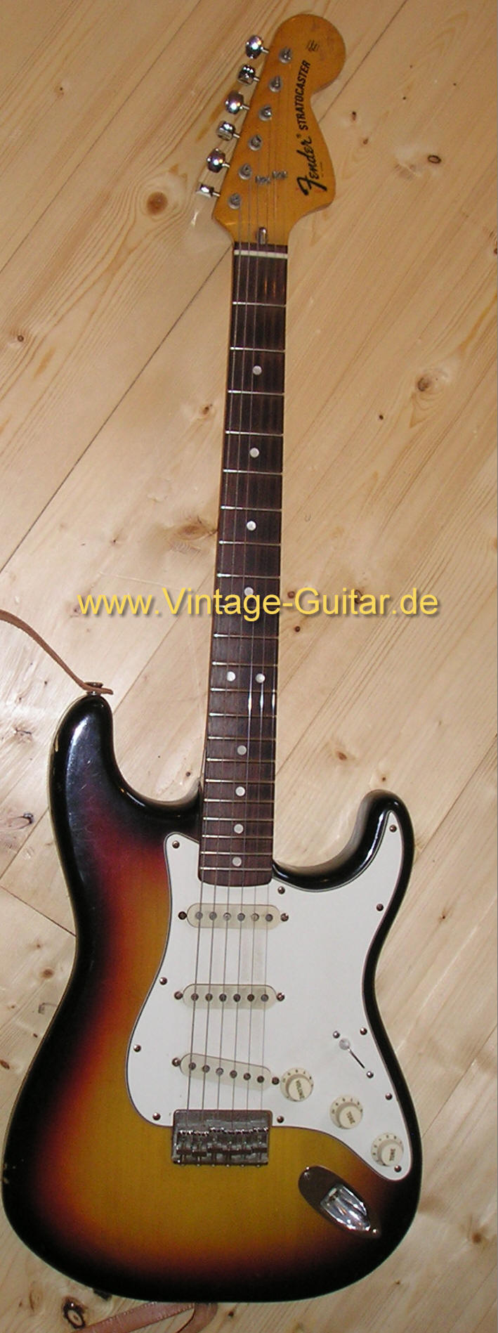 Fender Stratocaster 1974 sb nt a.jpg